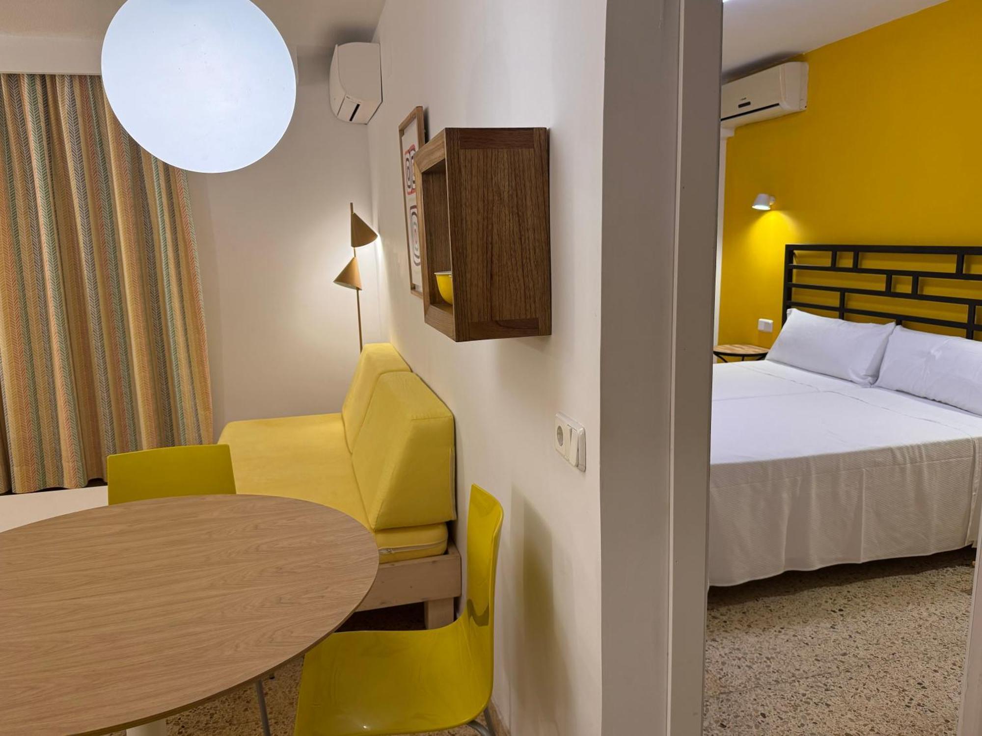 Boutique Poniente Playa Apartment Sant Antoni de Portmany